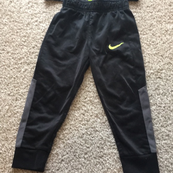 Nike 2 piece set (track suit) 3T - Picture 3 of 6